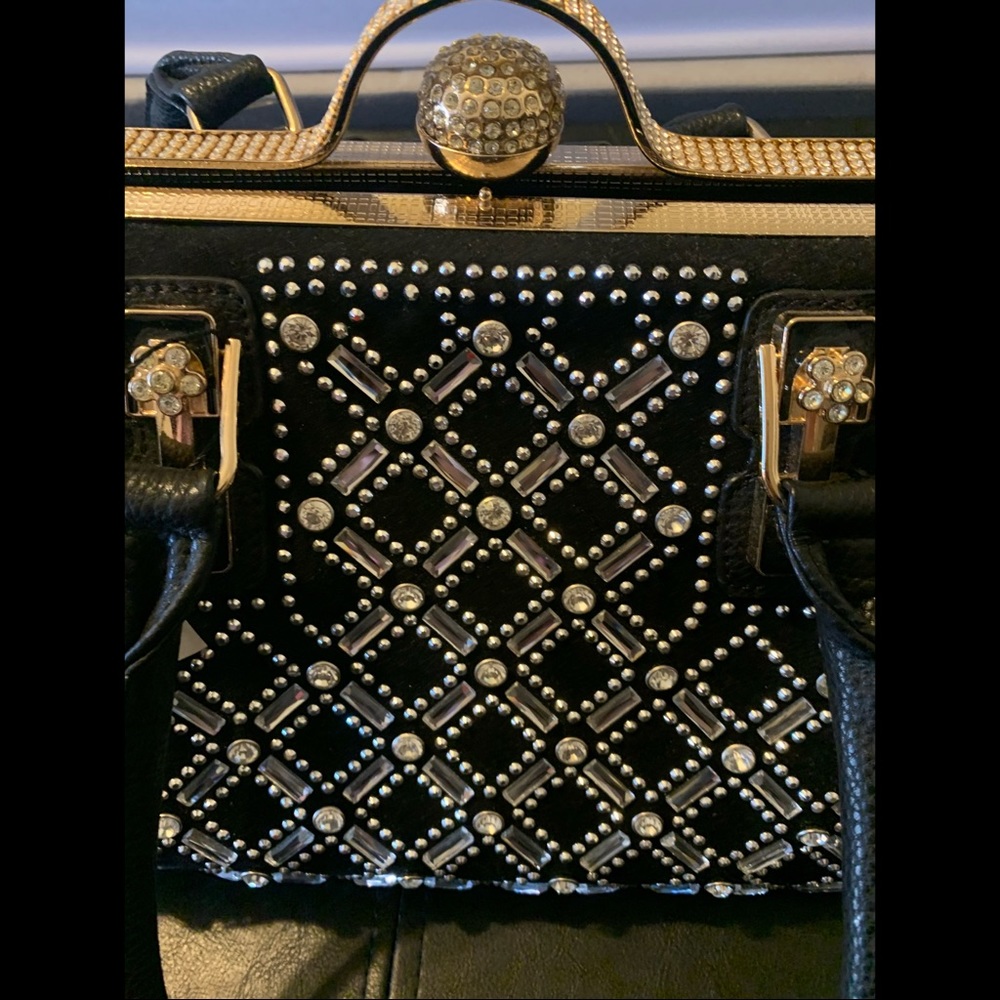 🆕New Bottari Black Handbag with Stones. - Picture 6 of 9